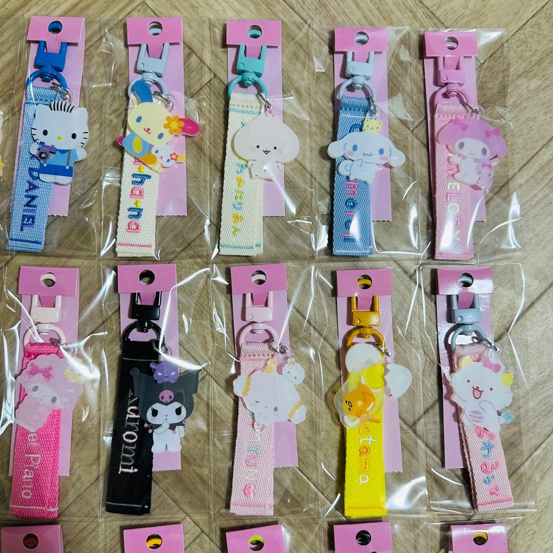 サンリオ ロゴ刺繍 タグ キーホルダー 18個セット じゃらづけ プレゼント
