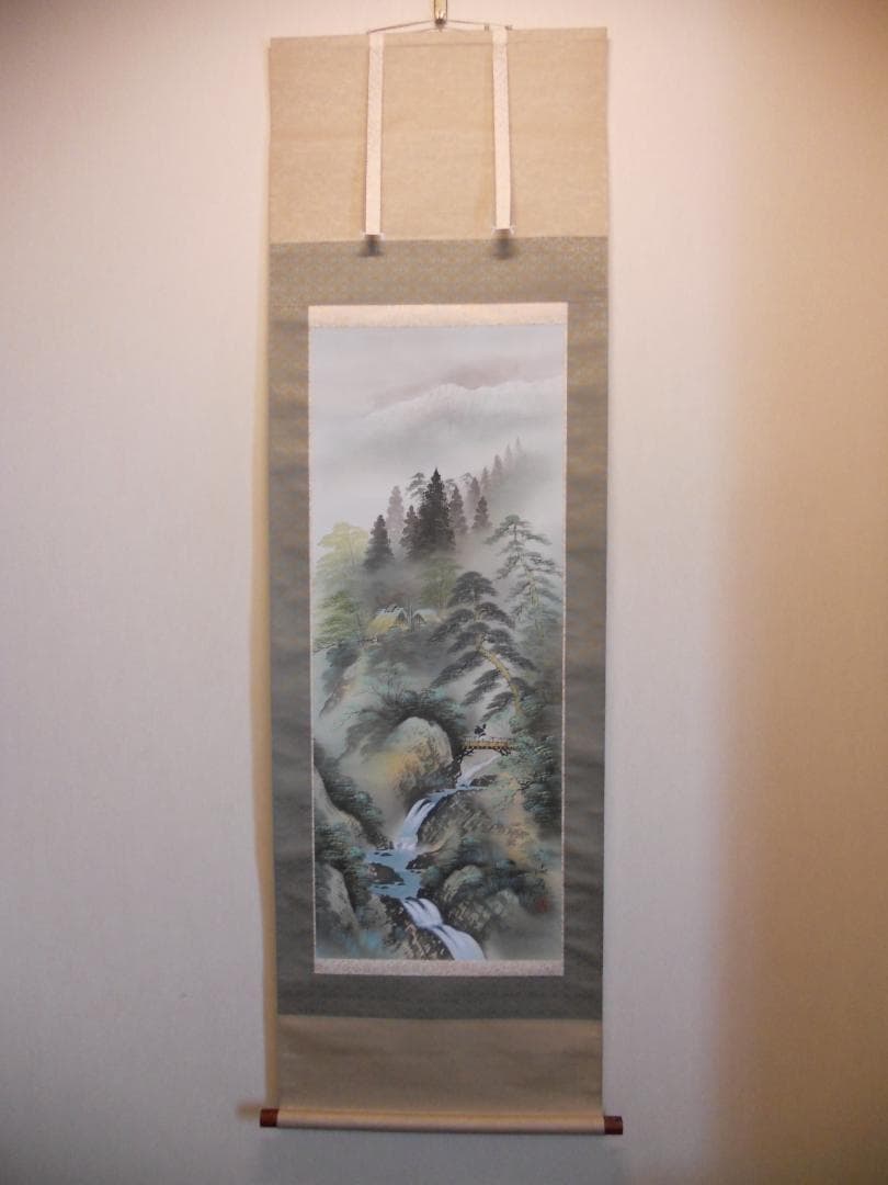 掛け軸 流石 彩色山水 絹本 希少 軸装 茶道具 掛軸 美品 です。