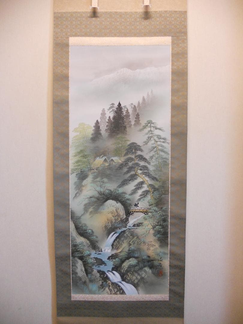 掛け軸 流石 彩色山水 絹本 希少 軸装 茶道具 掛軸 美品 です。