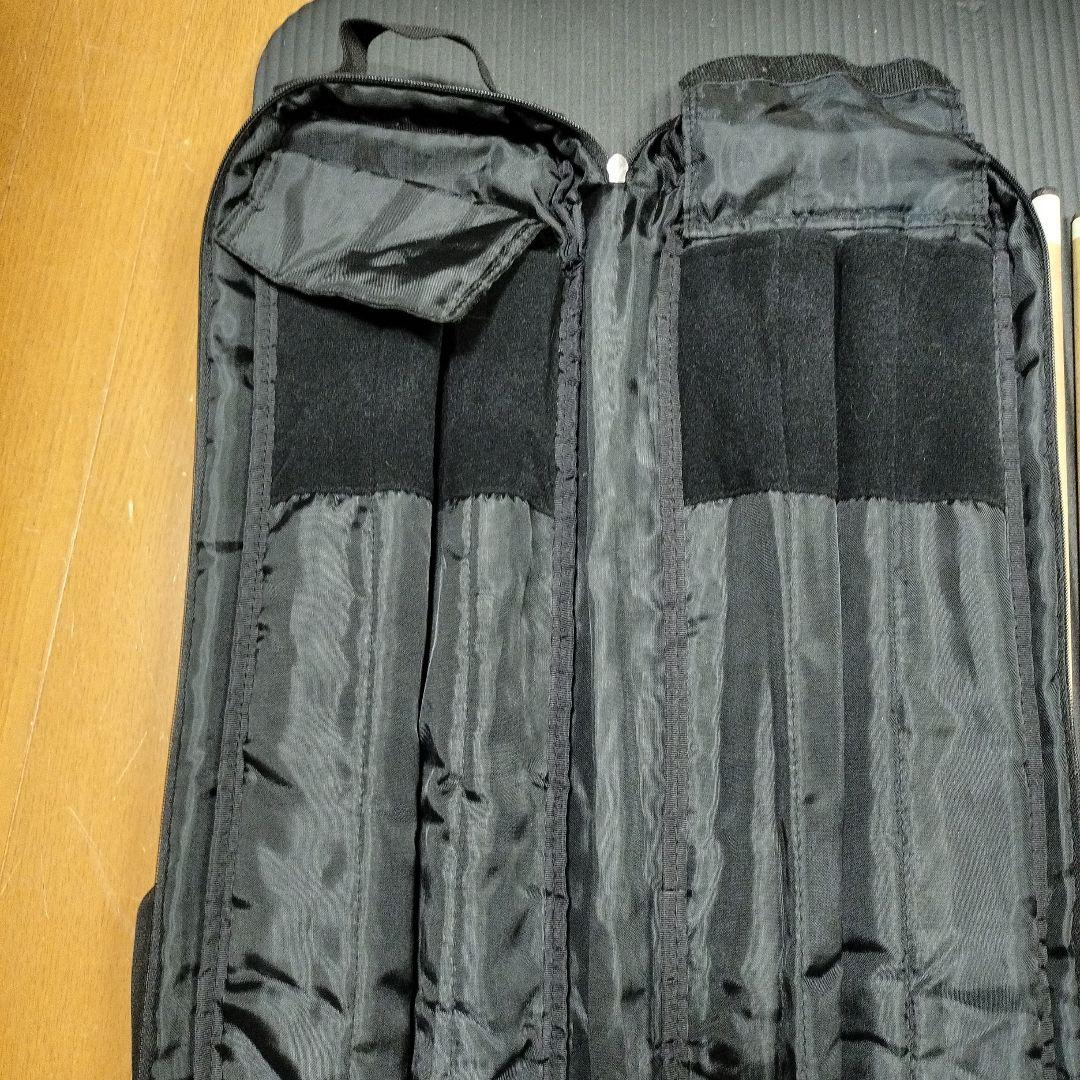 スリークッション用とナインボール用ビリヤードキューセットとスペアとケース付き