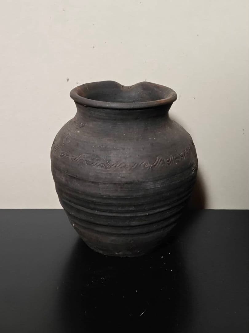 見所の多い古備前波条文鳶口小壺　室町時代　六古窯　古美術　花呼ぶ器
