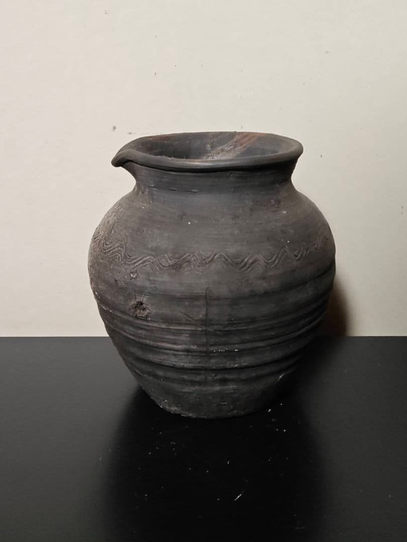 見所の多い古備前波条文鳶口小壺　室町時代　六古窯　古美術　花呼ぶ器