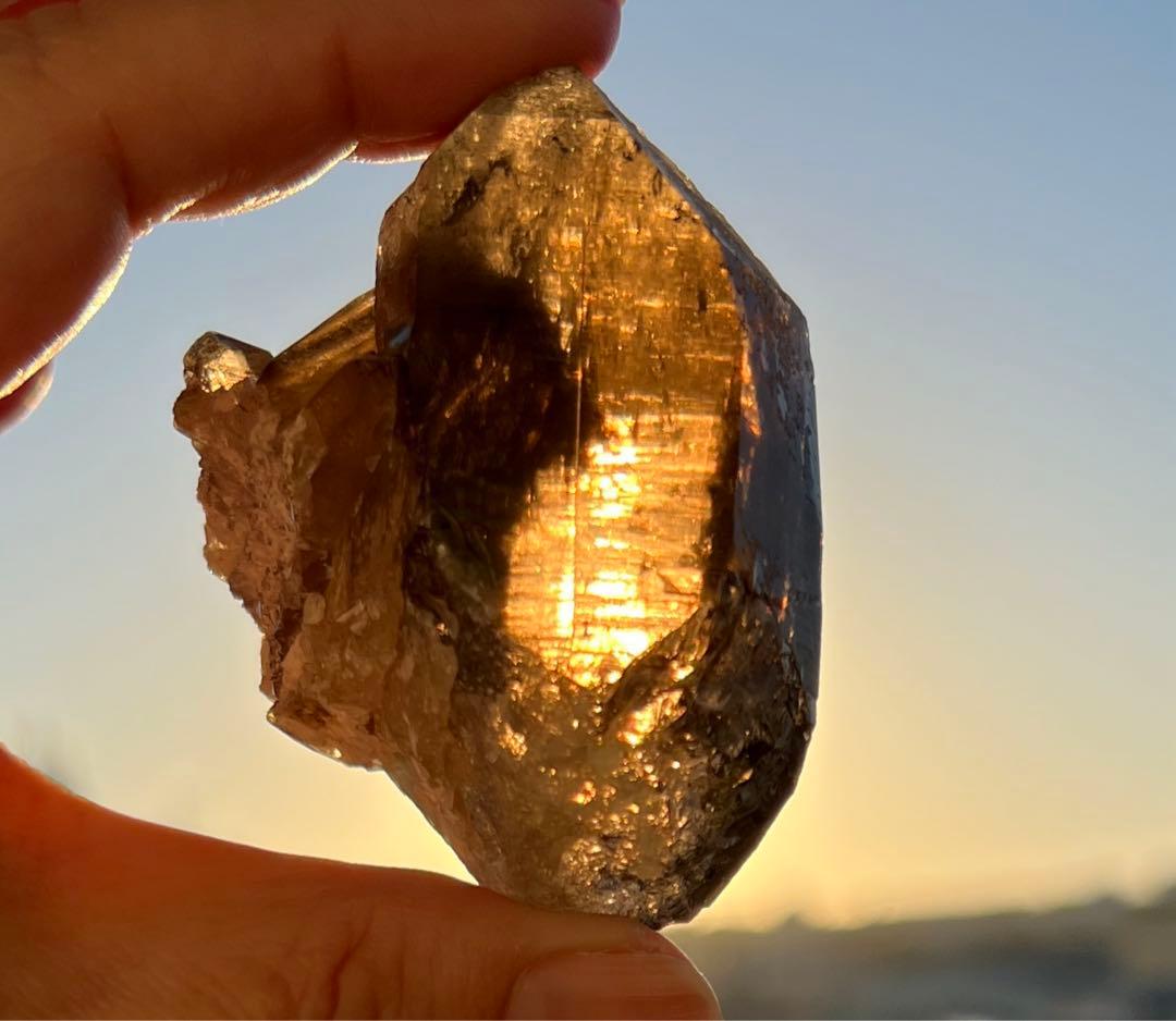 ヒマラヤ ネパール ガウリシャンカール産 スモーキークォーツ 原石　100g