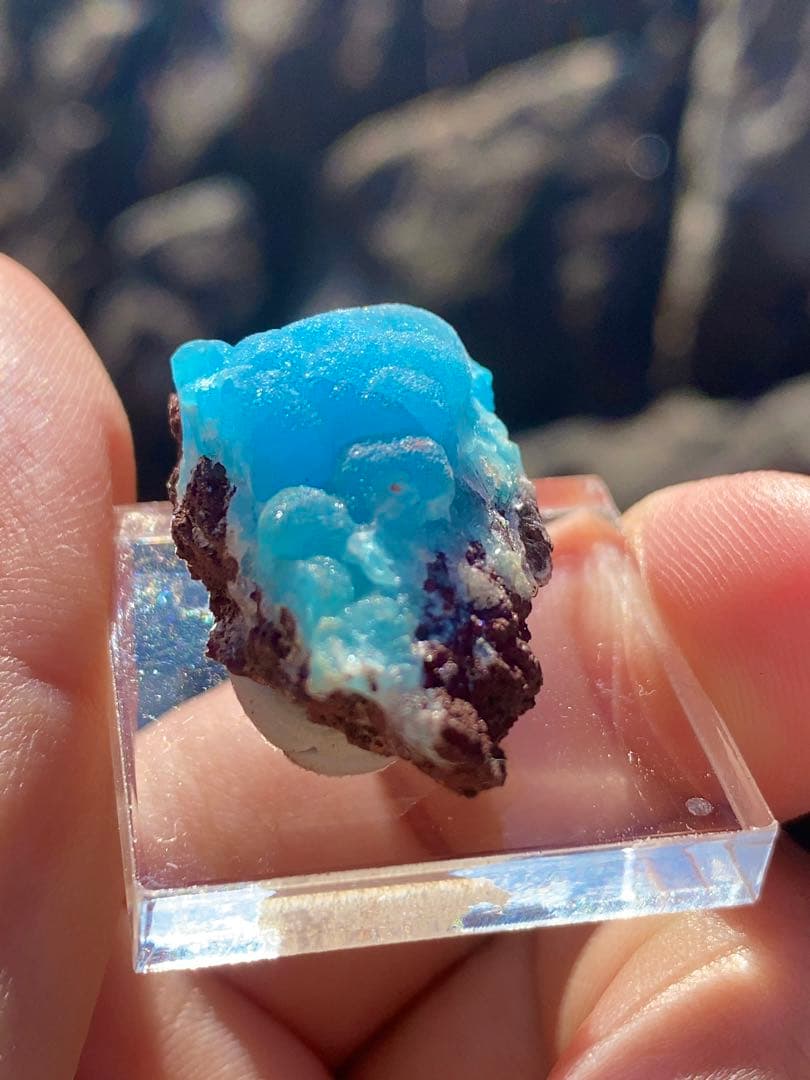 ヘミモルファイト コンゴ産 ブライトブルー 結晶 原石 透け感良好 鉱物標本1