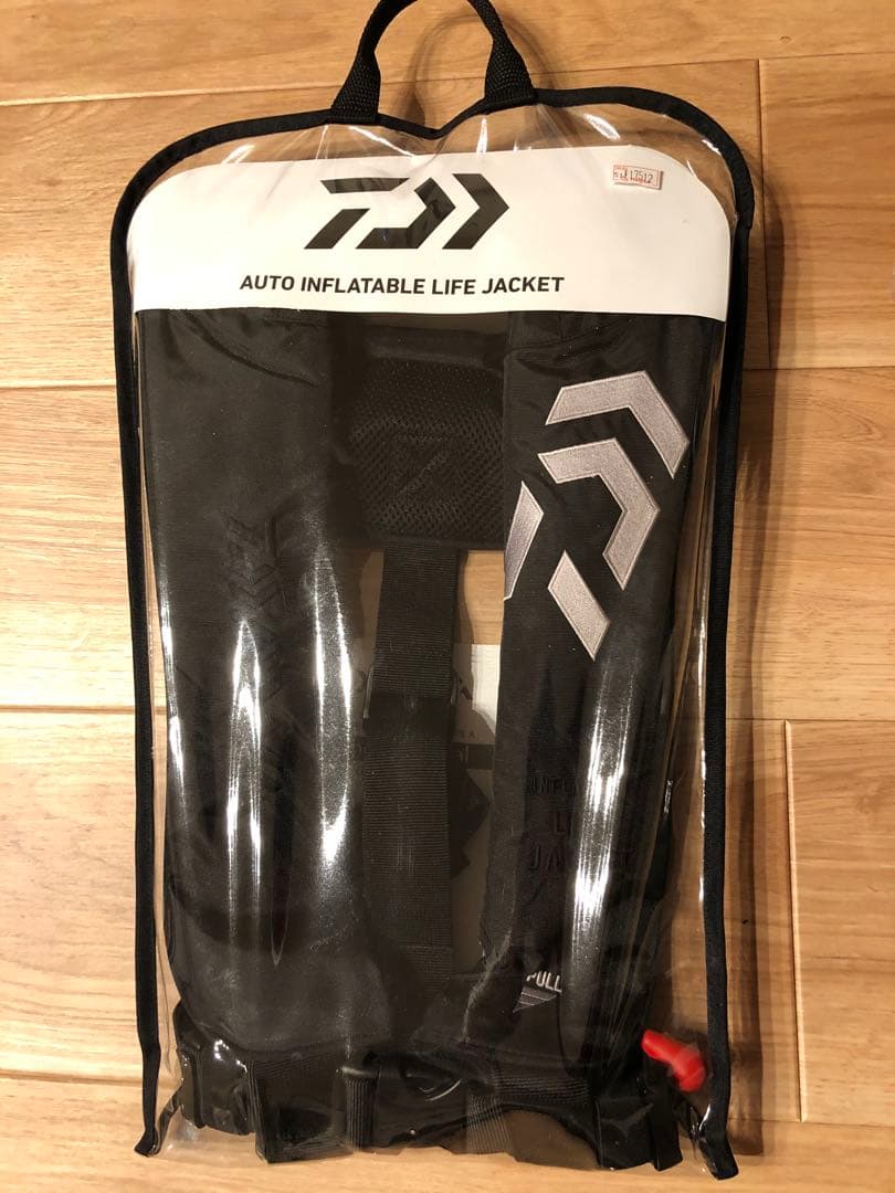 Daiwa 自動膨張式ライフジャケット 黒