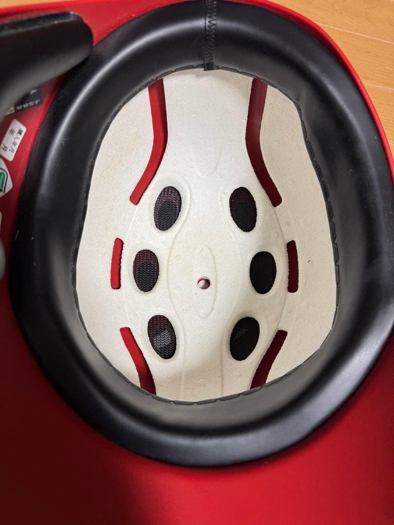 レッドヘルメット Nの刺繍 J.S.B.B.