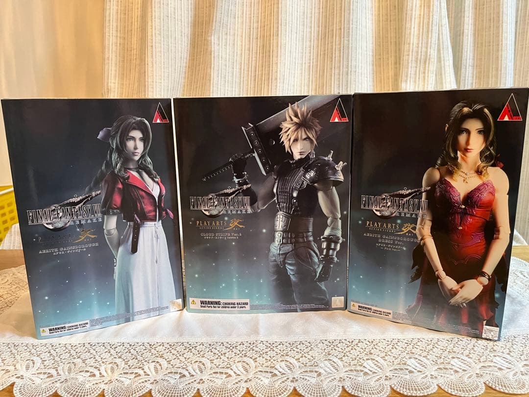 PLAY ARTS改 エアリス　ドレス クラウド　ファイナルファンタジーVII