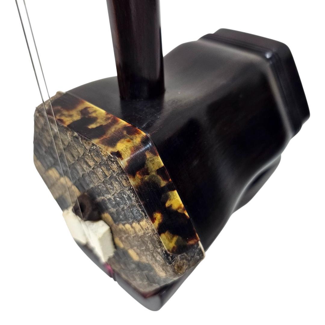 紅木 二胡 蛇皮 六角胴 刻印 弓・ケース付 付属品あり 中国民族楽器 本革