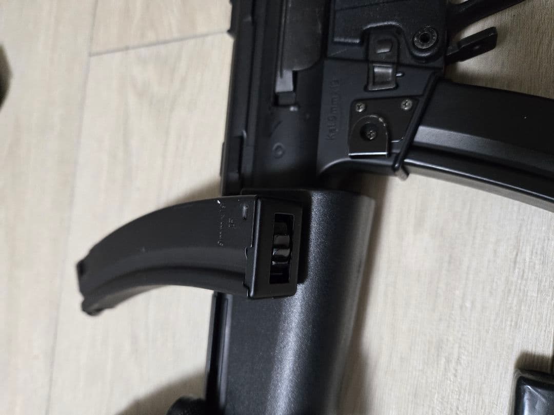 ひ*貨様 MP5 電動ガン ドラムマガジン付き
