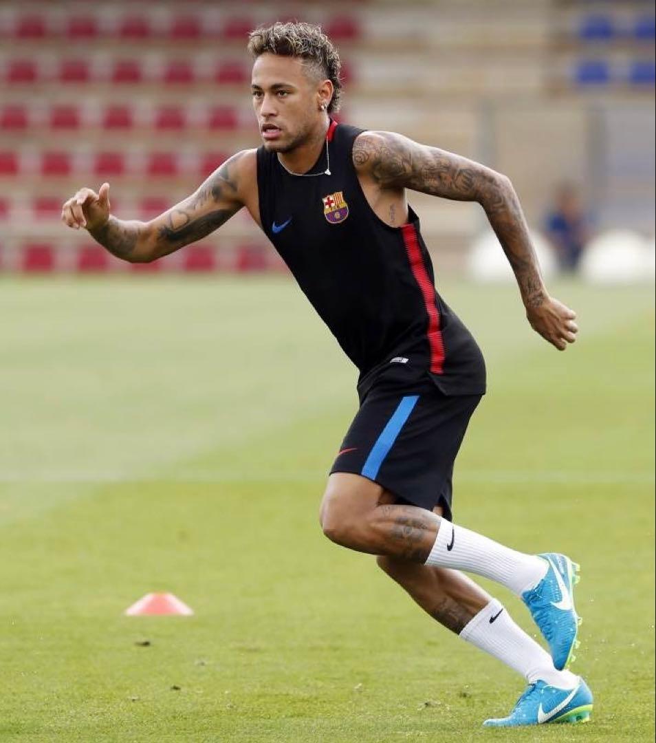 【美品】ナイキ マーキュリアル ヴェイパー 11 NJR HG-V