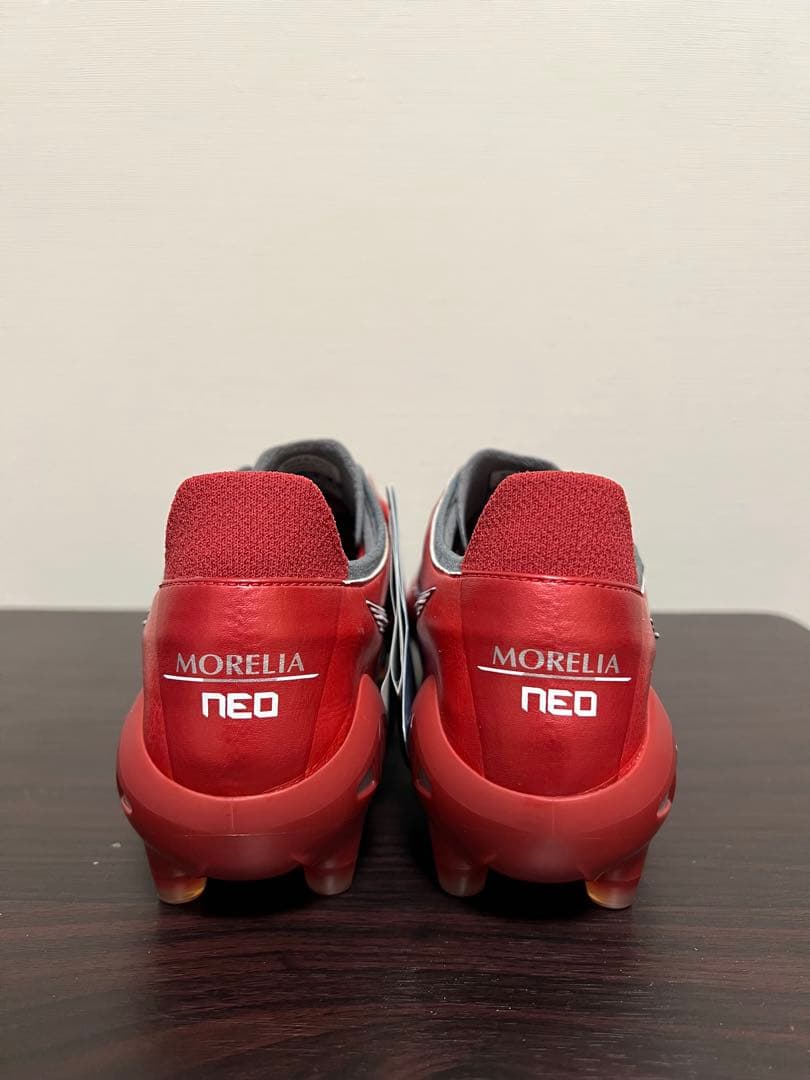 サッカースパイク　モレリアネオ3ジャパン　パッションレッド