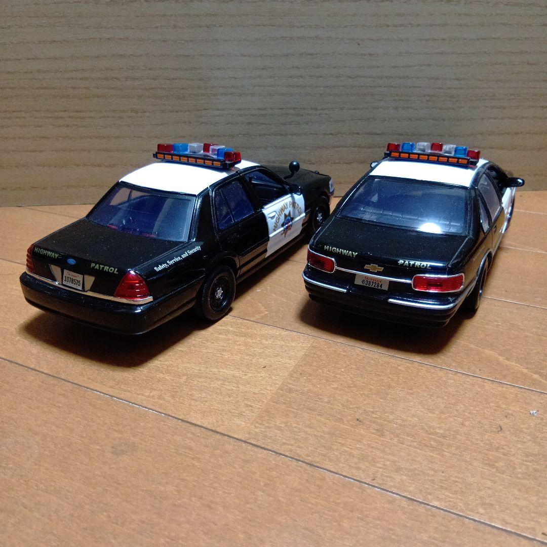 CHP ＆ NYPD 1/24 ミニカー 4台セット