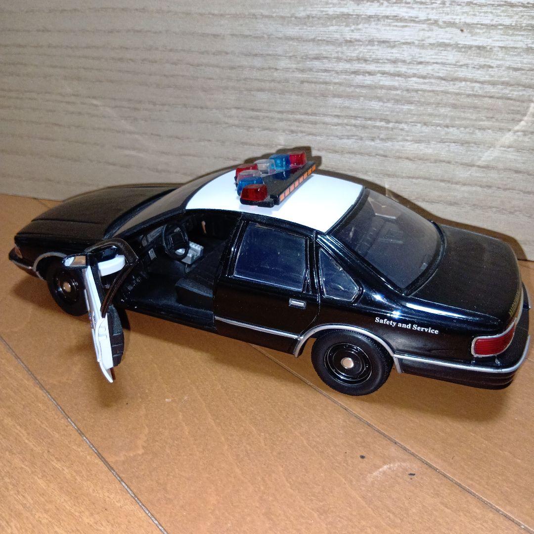 CHP ＆ NYPD 1/24 ミニカー 4台セット