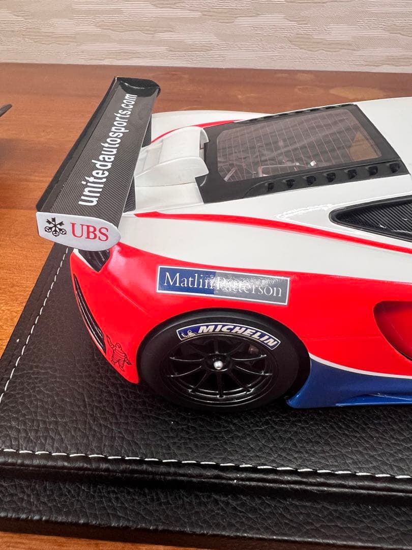 ミニカー1/18 Peako McLaren MP4-12C No.42