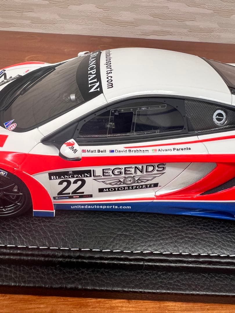 ミニカー1/18 Peako McLaren MP4-12C No.42