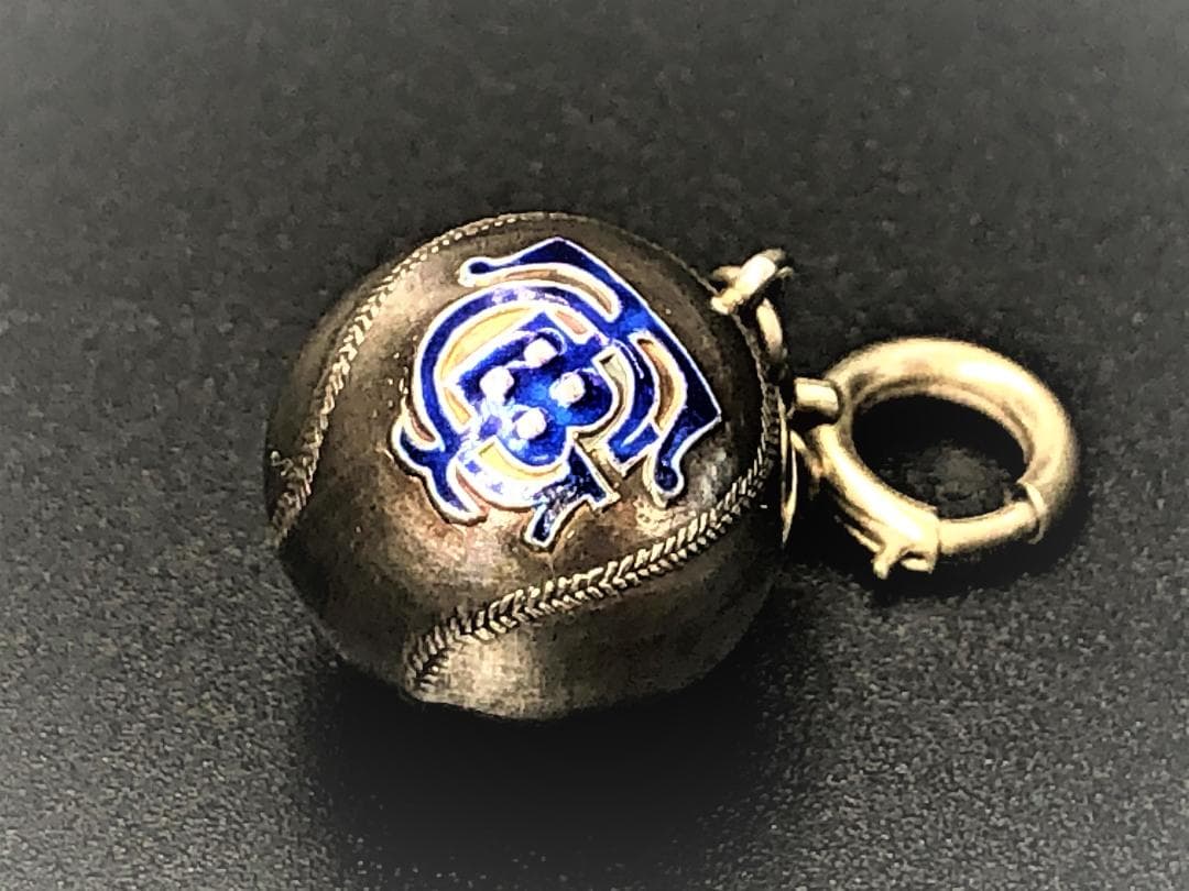 【 116年前のMLBキーホルダー 】 1909年　銀鍍金ボール型