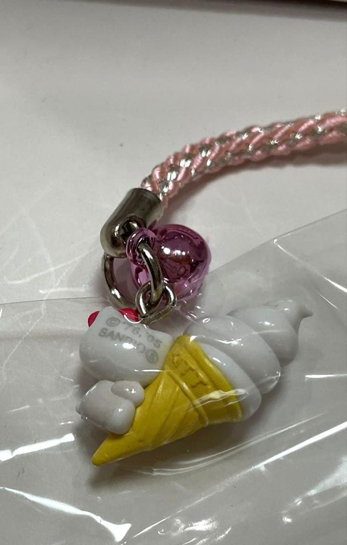 日*1様 ハローキティ 根付 ストラップ　アイスシリーズ　6種