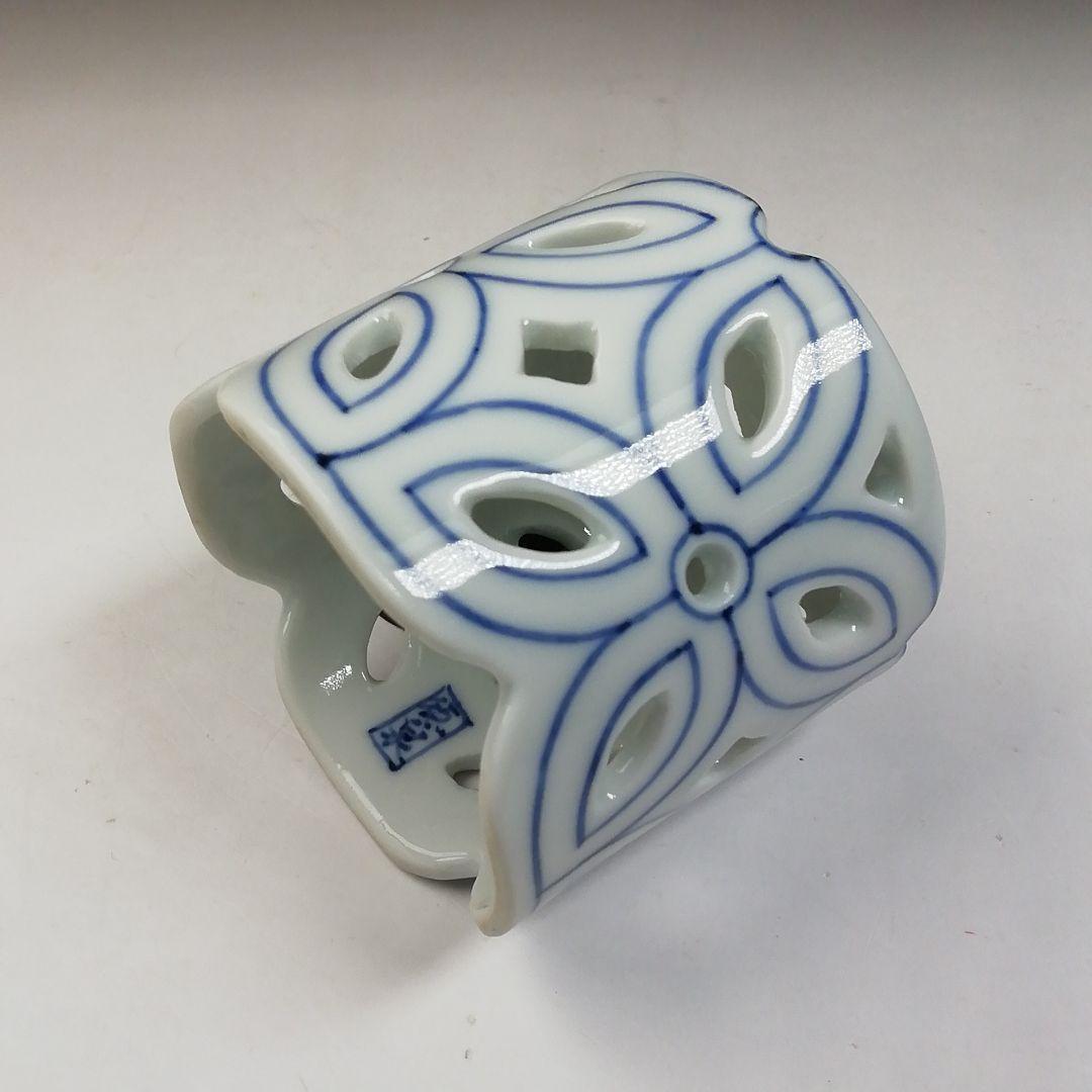 Ｔ９４１　蓋置　『染付　七宝透シ』『紫翠窯　西村徳泉 造』　共箱　茶道具