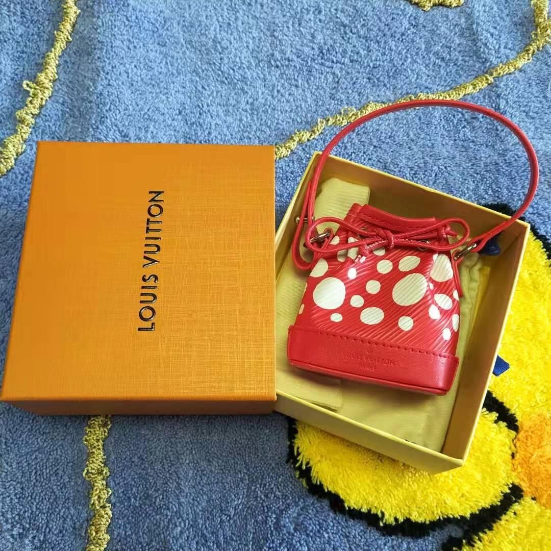 VIP限定 ノベルティ レッド×ホワイト水玉デザインのバケットバッグ