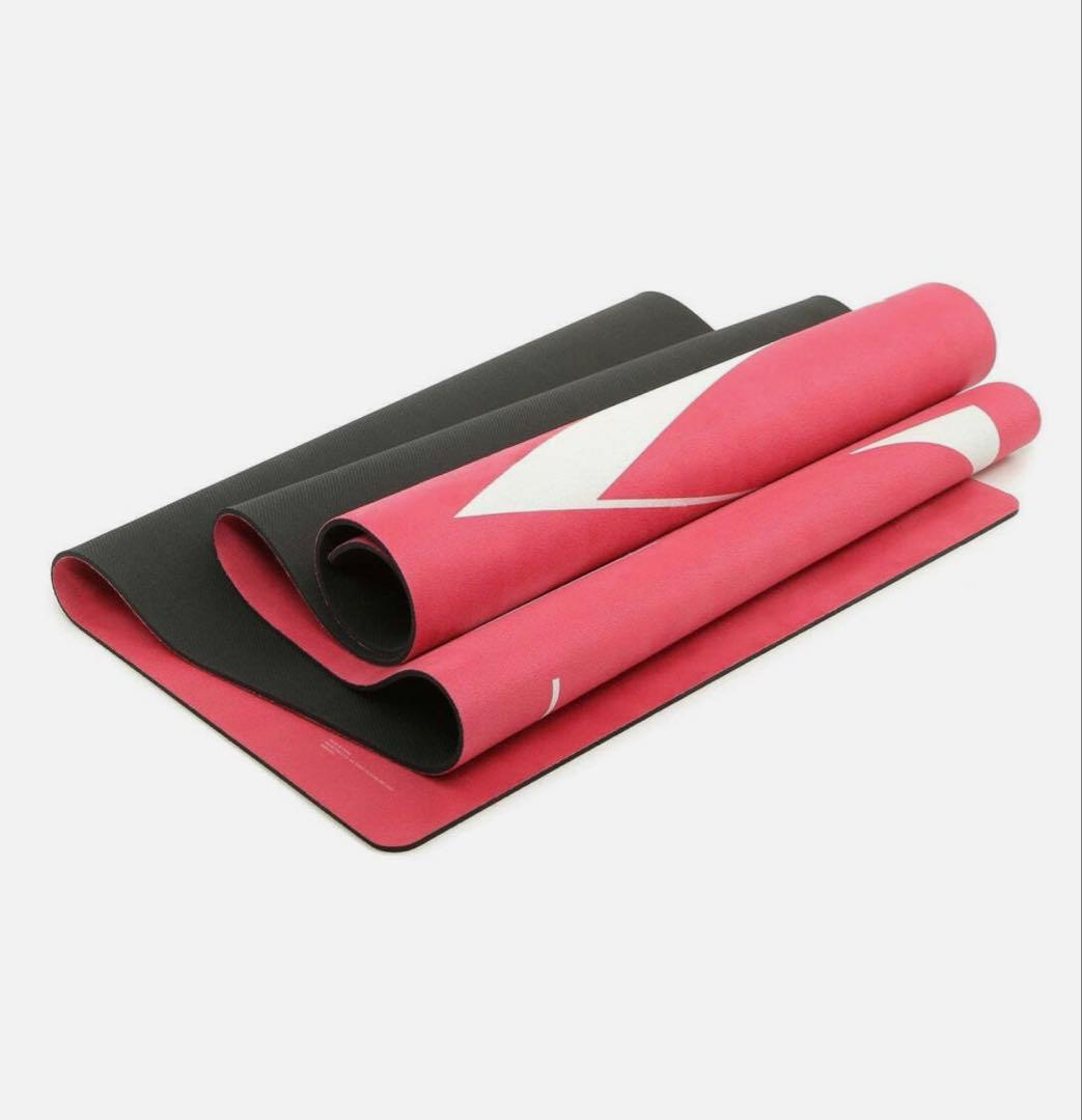 【未使用品】Valentino東京コレクション VLTNロゴ ヨガマット