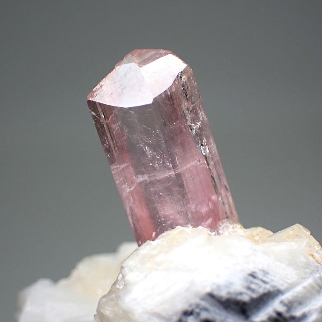 【パキスタン/カトラン産】ピンクインペリアルトパーズ