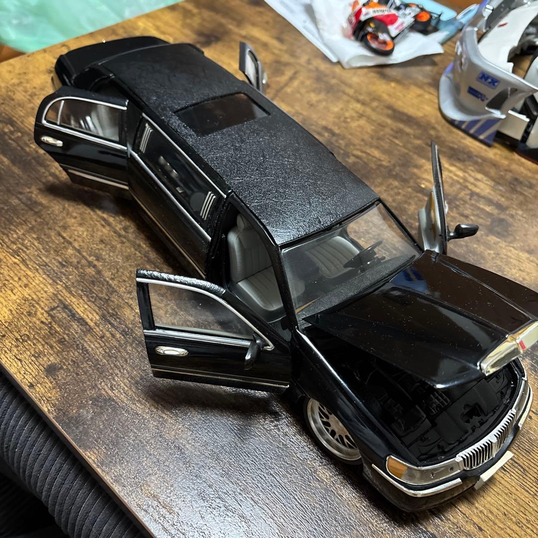 1/18 サンスター リンカーン タウンカー リムジン ブラック カスタムカー