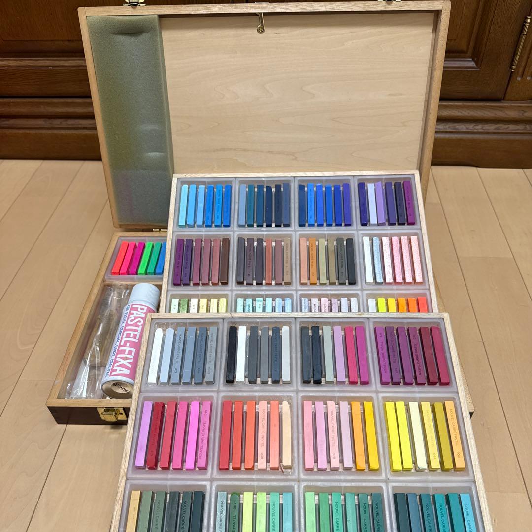 ヌーベルカレーパステル 150色セット 木箱入り