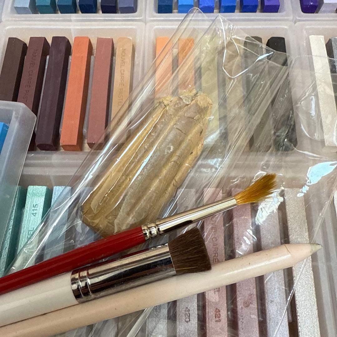 ヌーベルカレーパステル 150色セット 木箱入り