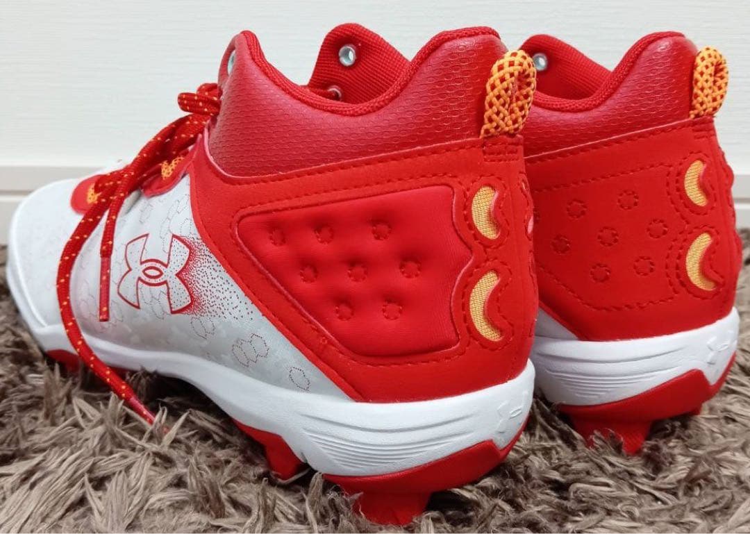 新品 Under Armour Harper 8 Mid RM JR 24cm