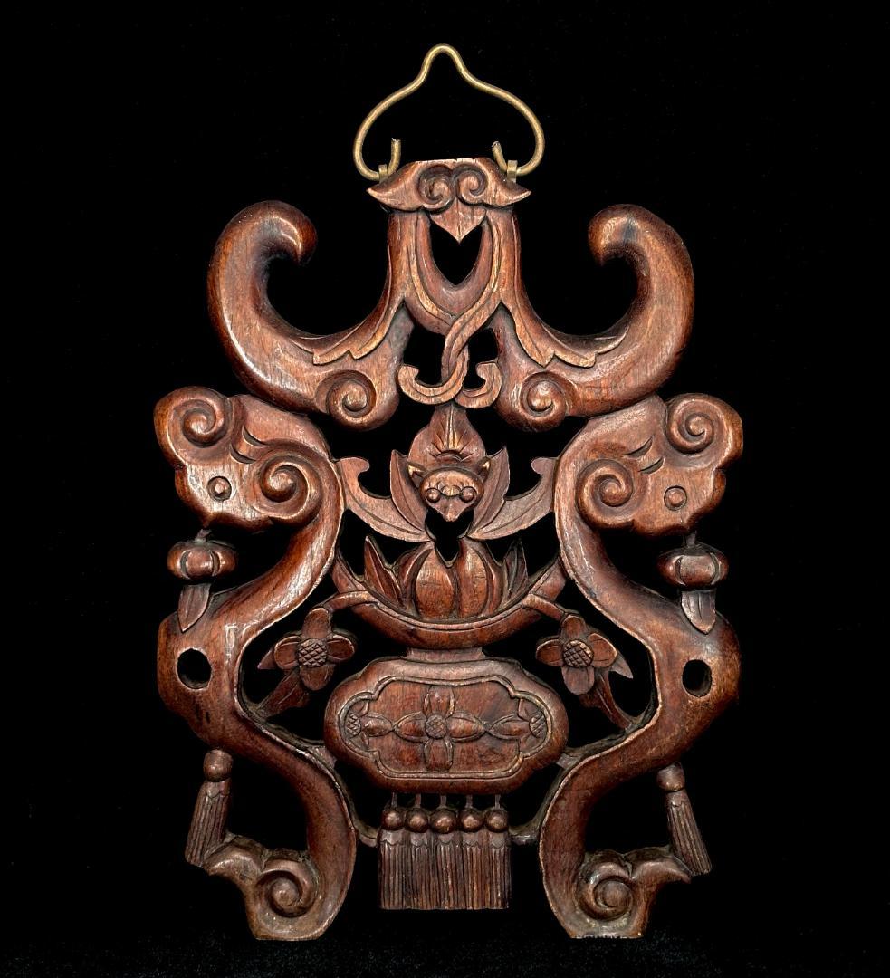時代物　唐木　細密透彫壁掛　蝙蝠図　幅25cm 高さ37cm