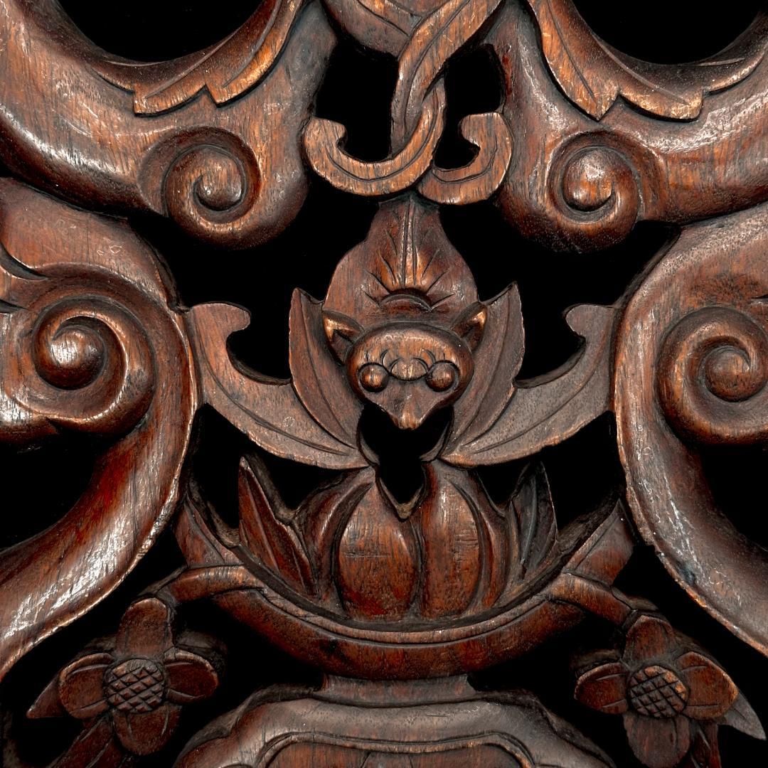 時代物　唐木　細密透彫壁掛　蝙蝠図　幅25cm 高さ37cm