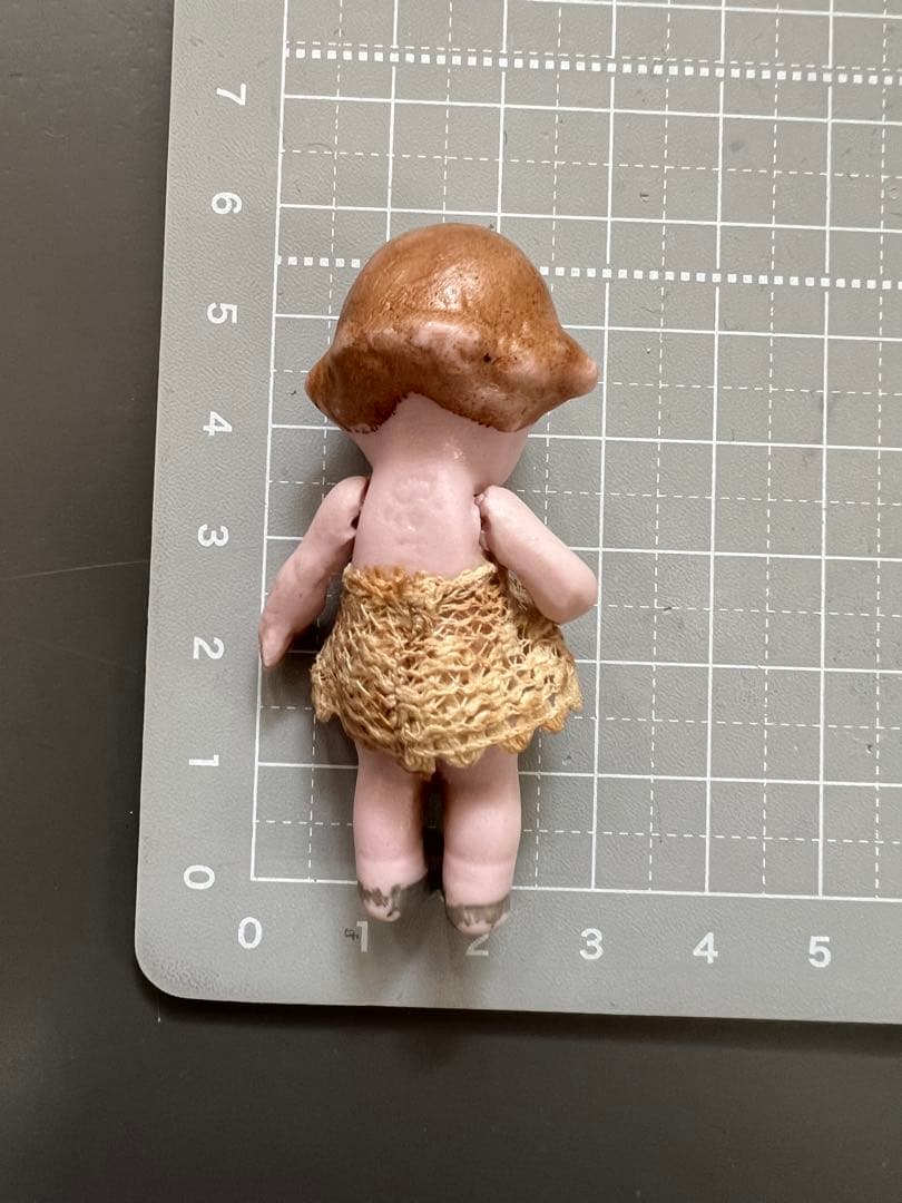 【アンティーク】ドイツ製 Hertwig ビスクドール 女の子 5.5cm