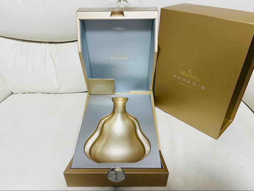 ヘネシー パラディ　コニャック　カード　化粧箱　外カバー付　未開封