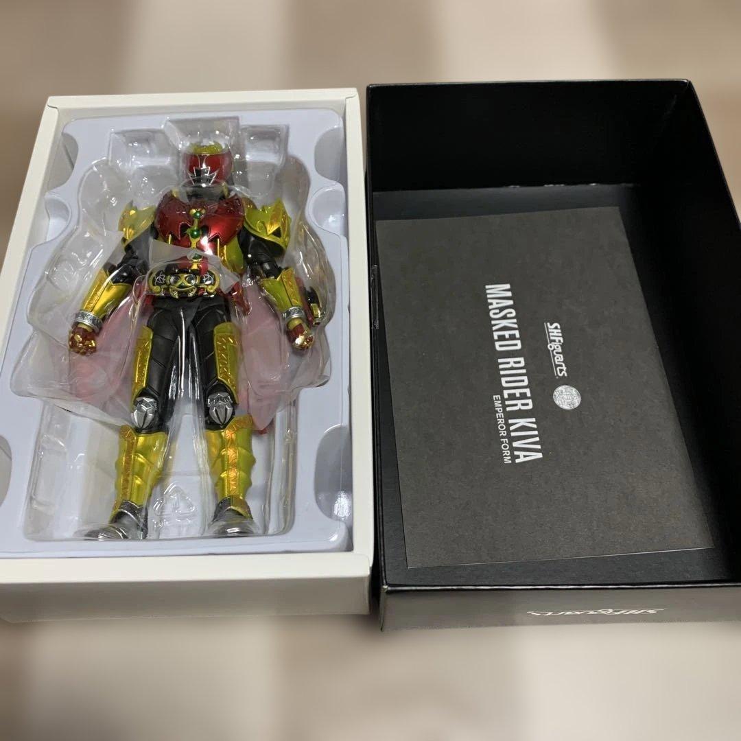 真骨彫仮面ライダーキバ　エンペラーフォーム