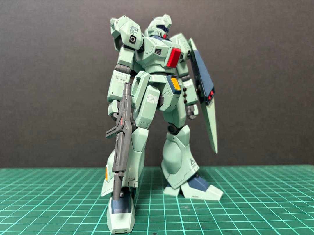HGUC  ジェガン ガンプラ完成品　アクシズショック　ジェガン