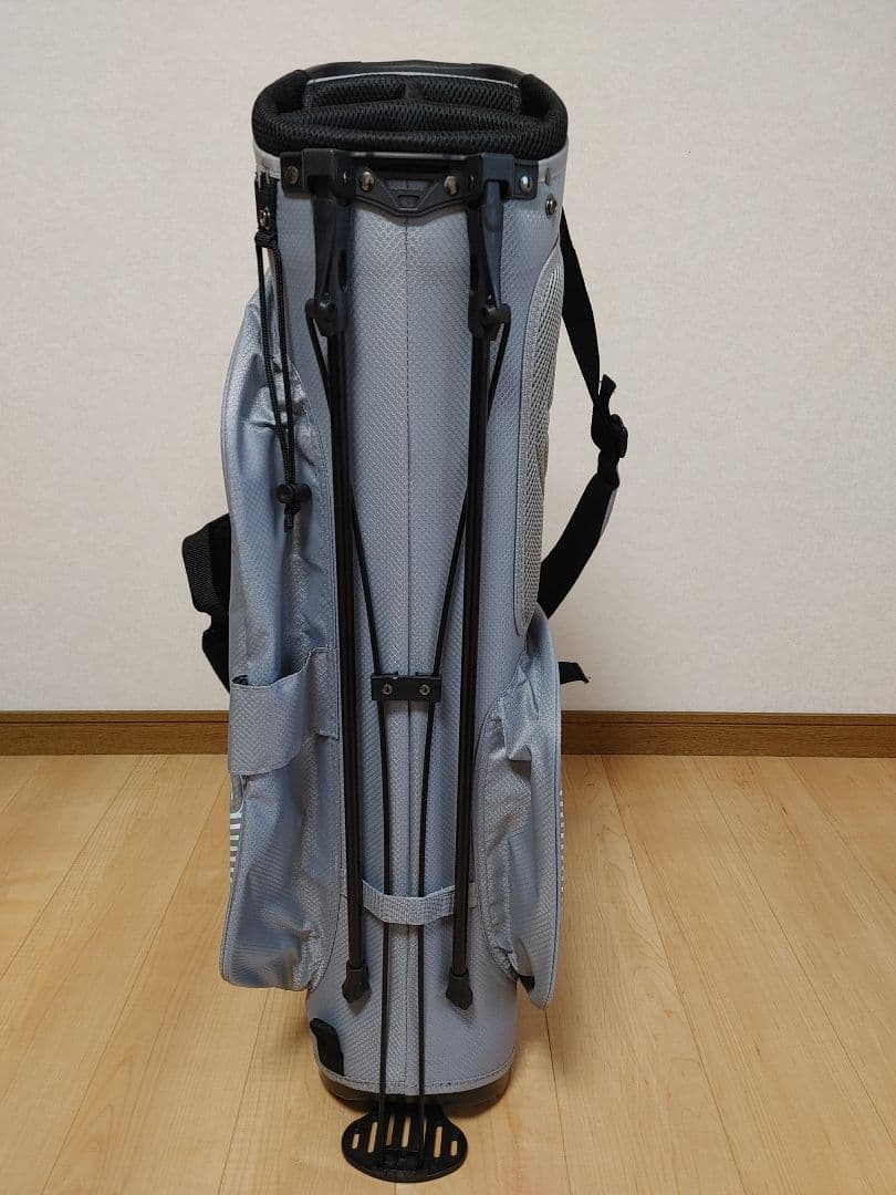 スタンド式ゴルフバッグ