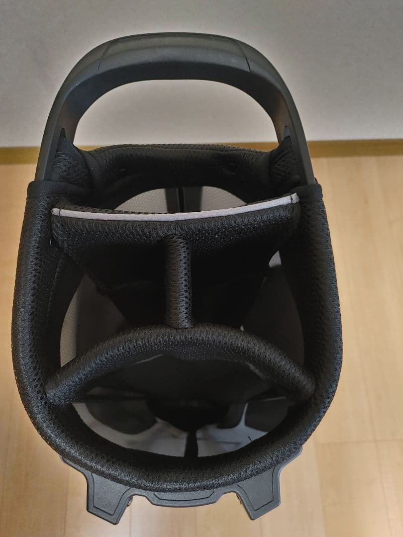 スタンド式ゴルフバッグ