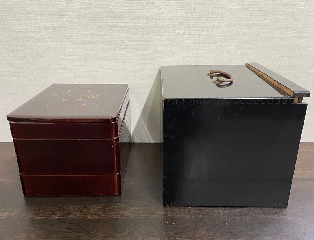 【骨董・漆器】天然木 漆塗 重箱 外箱付き 蒔絵（竹・矢）三段重提重アンティーク