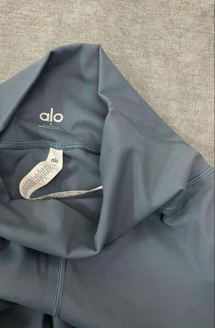 ヨガウェア　alo HighWaist Airlift Legging