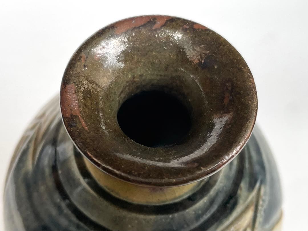 人間国宝　陶芸家　金城次郎　徳利　魚文様　沖縄　やちむん　酒器　共箱　宮城須美子