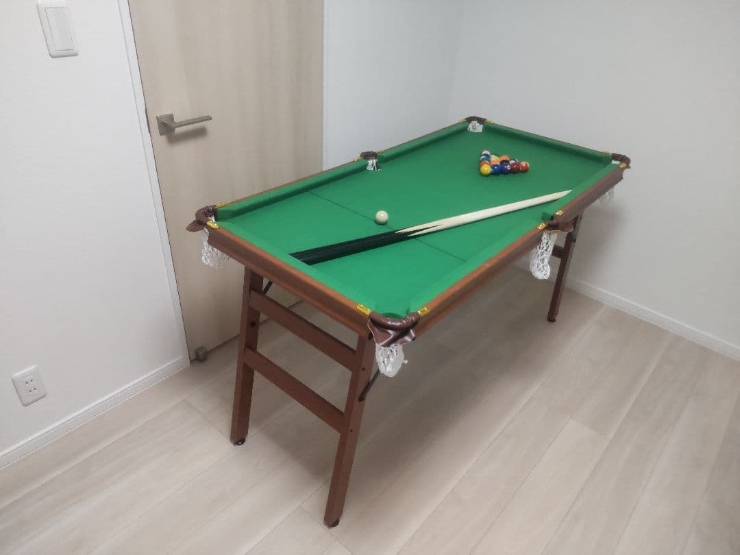 折りたたみ式ビリヤードテーブル