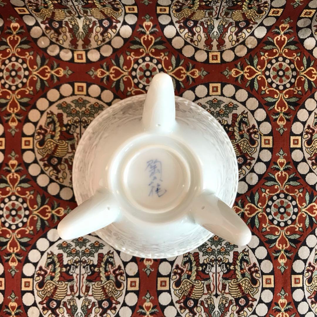 樋渡陶六 青白磁 獅子牡丹唐草文彫　香炉　香爐