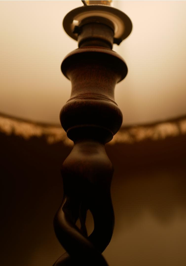 希少　イギリスアンティーク　ツイストのランプスタンド