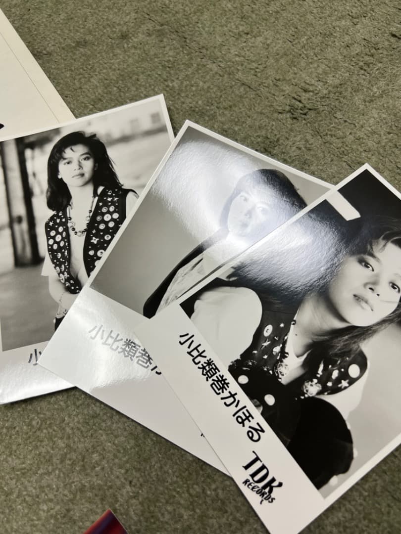 小比類かほる直筆サイン ステッカー ポストカード 写真 冊子