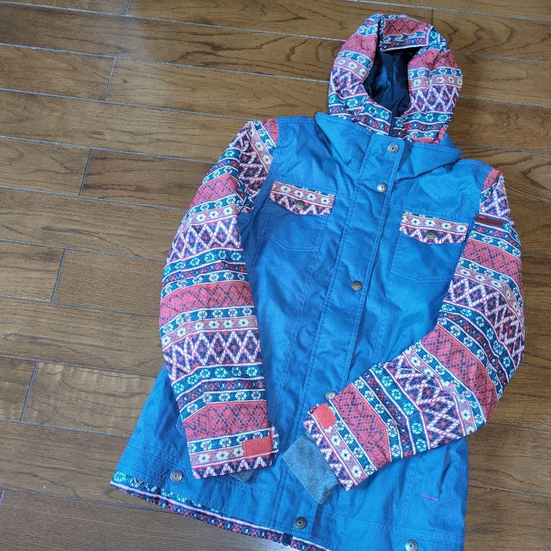 【美品】ROXY　スノボウェア　上下セット　Ｍ　デニム風　重ね着風　総柄