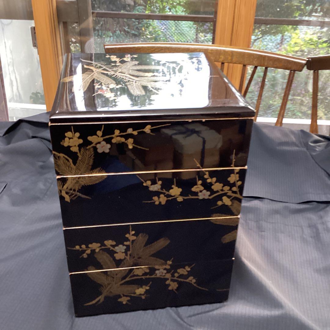 k2f-4 黒色重箱 4段 金箔装飾　漆器　年代物　松竹梅　縁起物