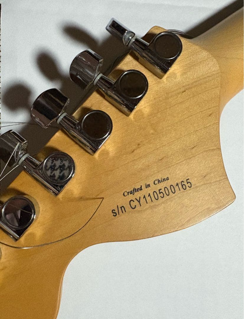 squier stratocaster ギター