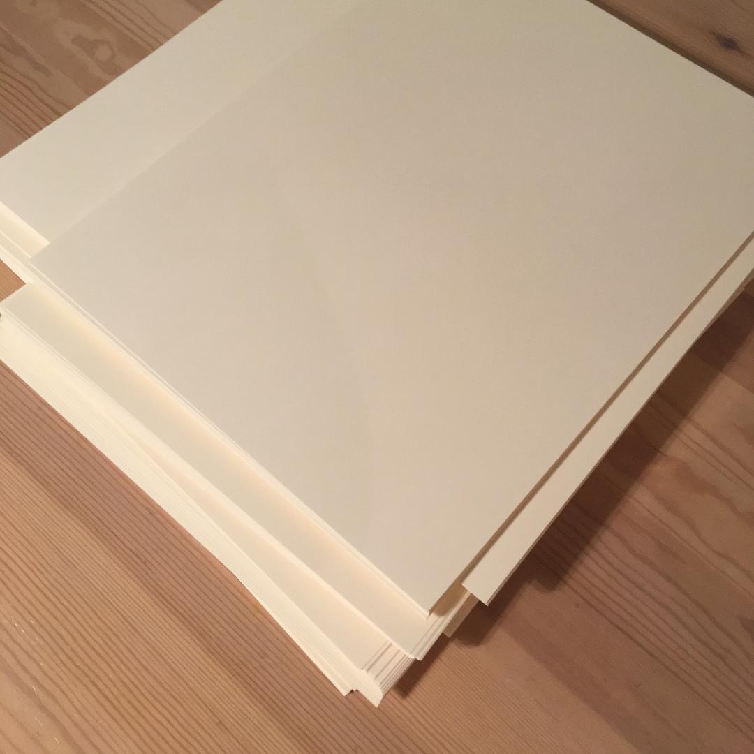 彩美カード紙（淡クリーム） 310×470mm 50枚