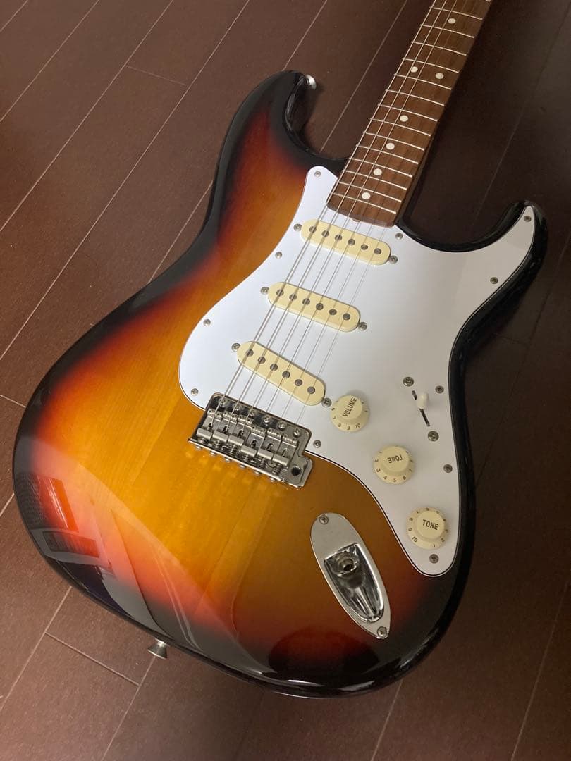 フェンダージャパン　Fender JAPAN ストラトキャスター　サンバースト