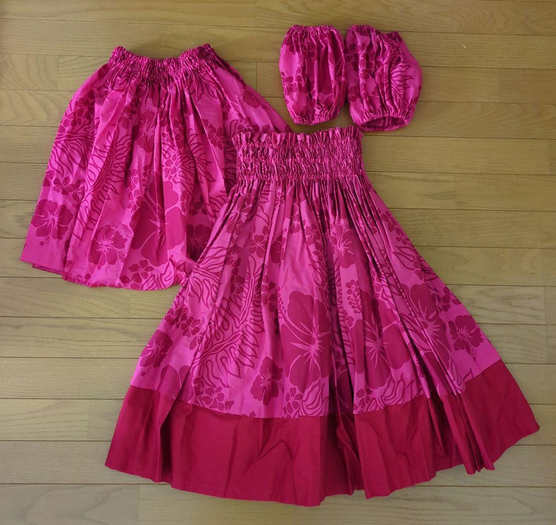 ハワイアンフラダンスリバーシブル赤ピンクハイビスカス柄トップススカート4点セット